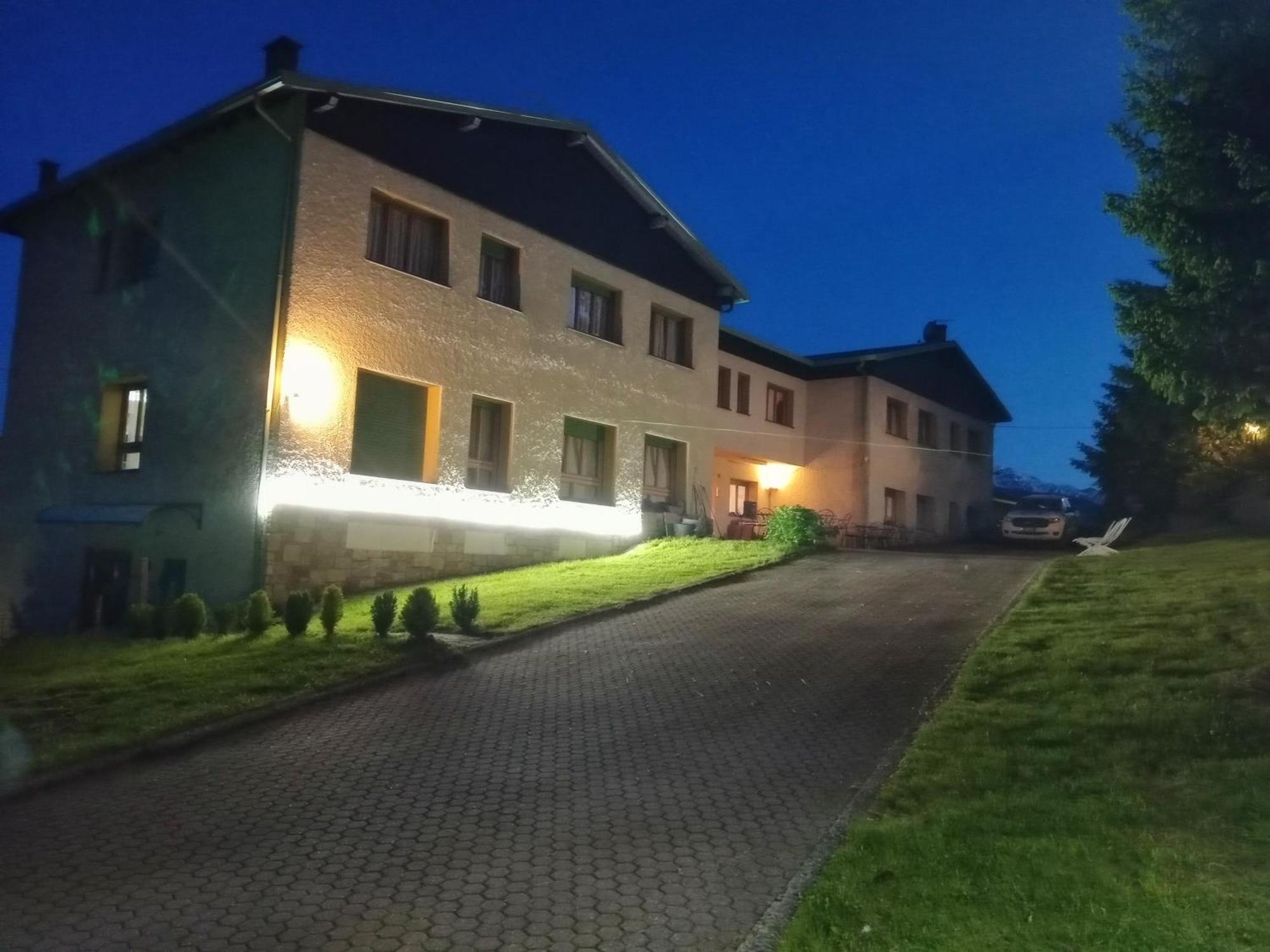 HOTEL BELLAVISTA Costiera dei Cech Morbegno Civo Exterior foto